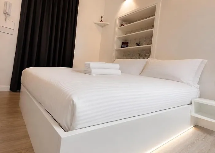 Ponte Milvio Elegance & Private Parking Apartment